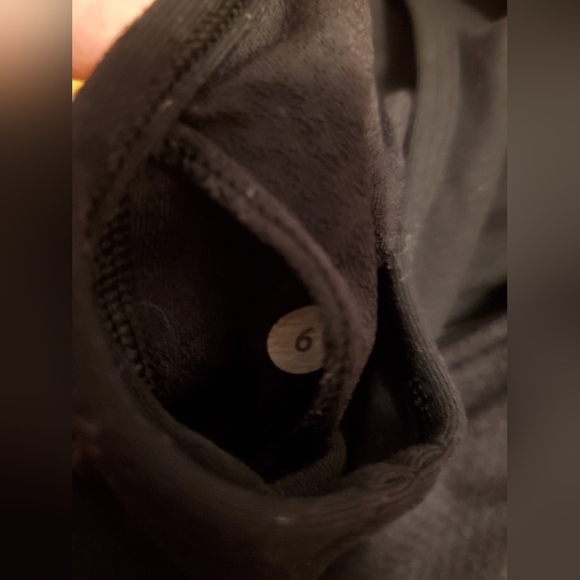 Lululemon No Limit tank. 2 in 1 tank with built in bra. Black. Size 6. - Picture 10 of 10